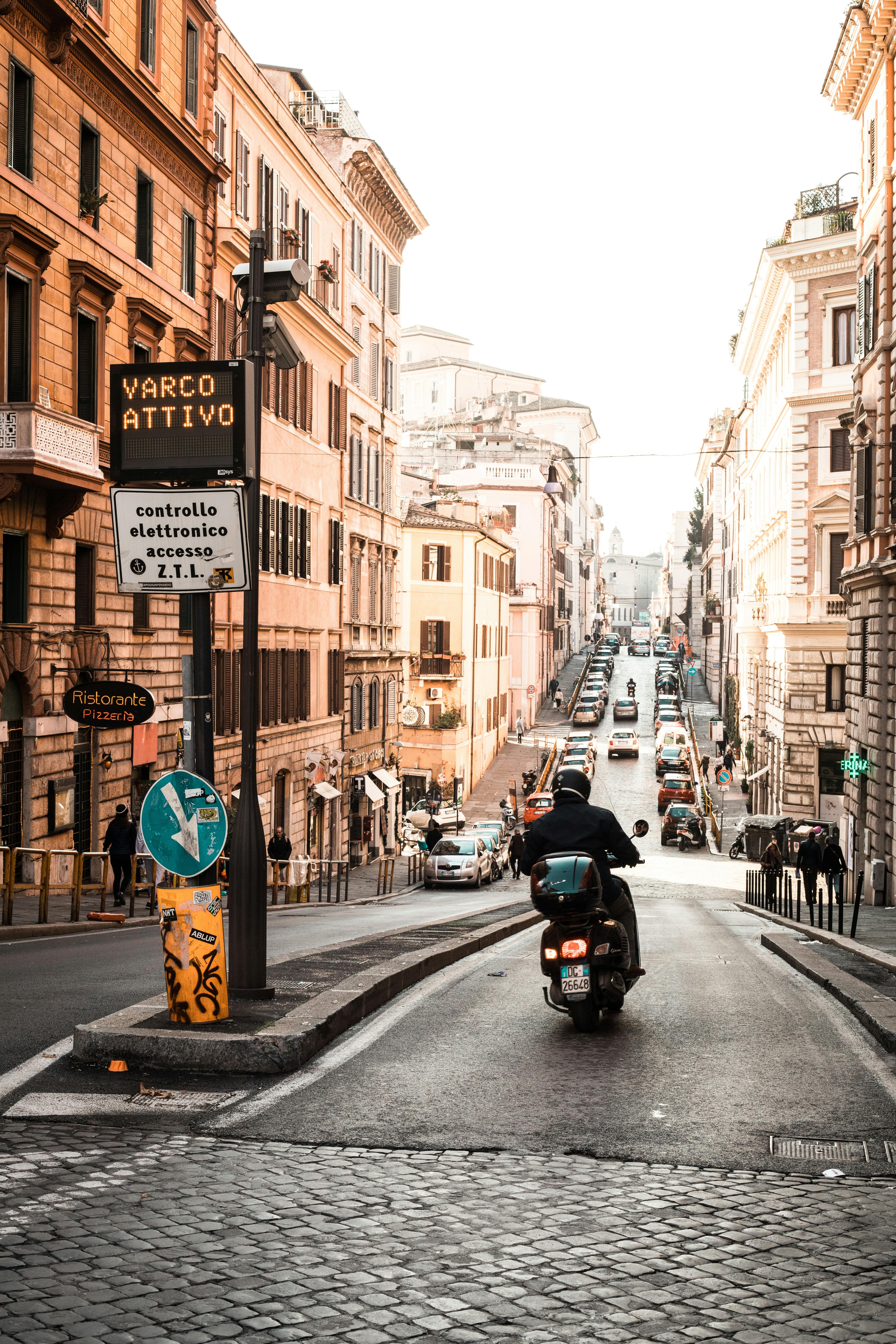 Rome%in%Vespa%Sidecar