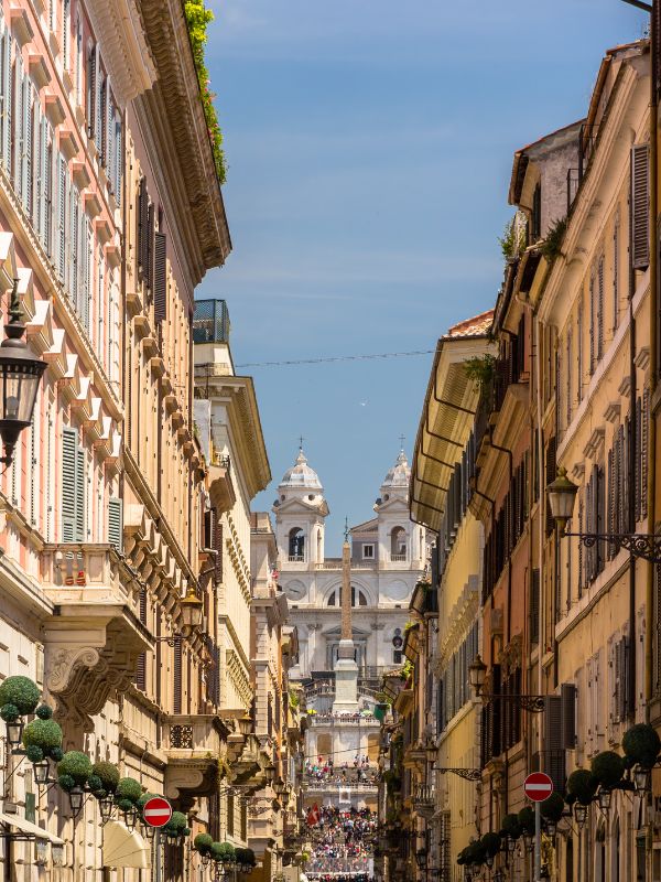 Iconic Fiat 500: Capturing Rome’s Best Views Along Via Condotti