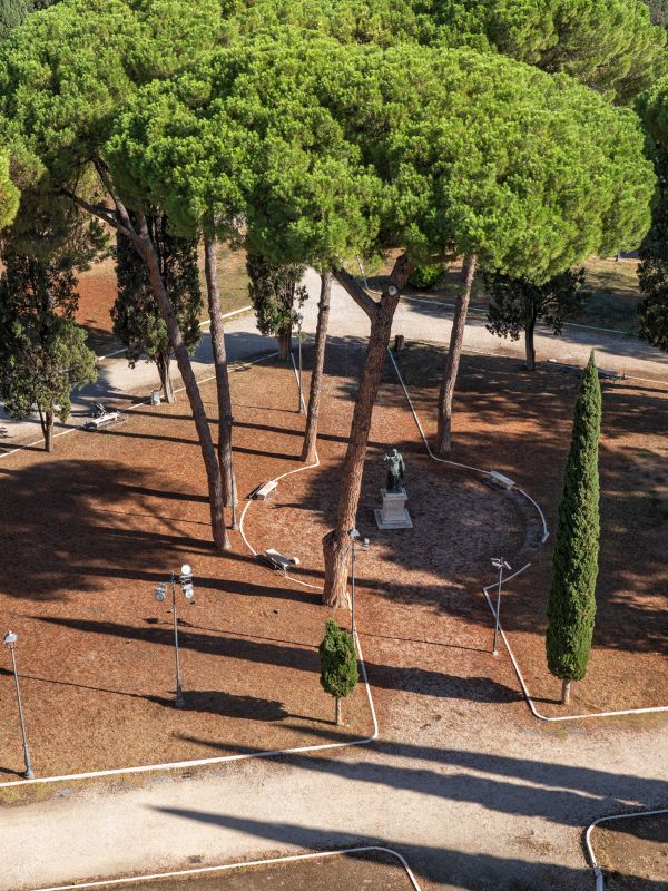 Mercedes Limo Van Tour for Family-Friendly Parks in Rome