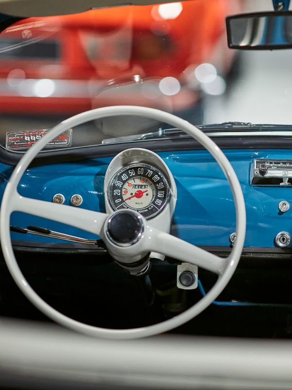 Cruising Rome's River Tiber in a Fiat 500