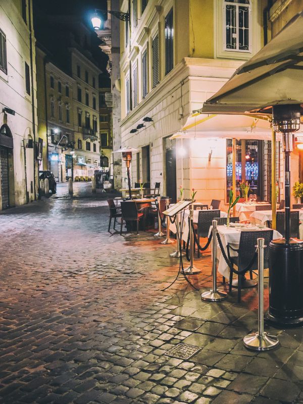 Mercedes Limo Van Tour of Rome's Vibrant Nightlife