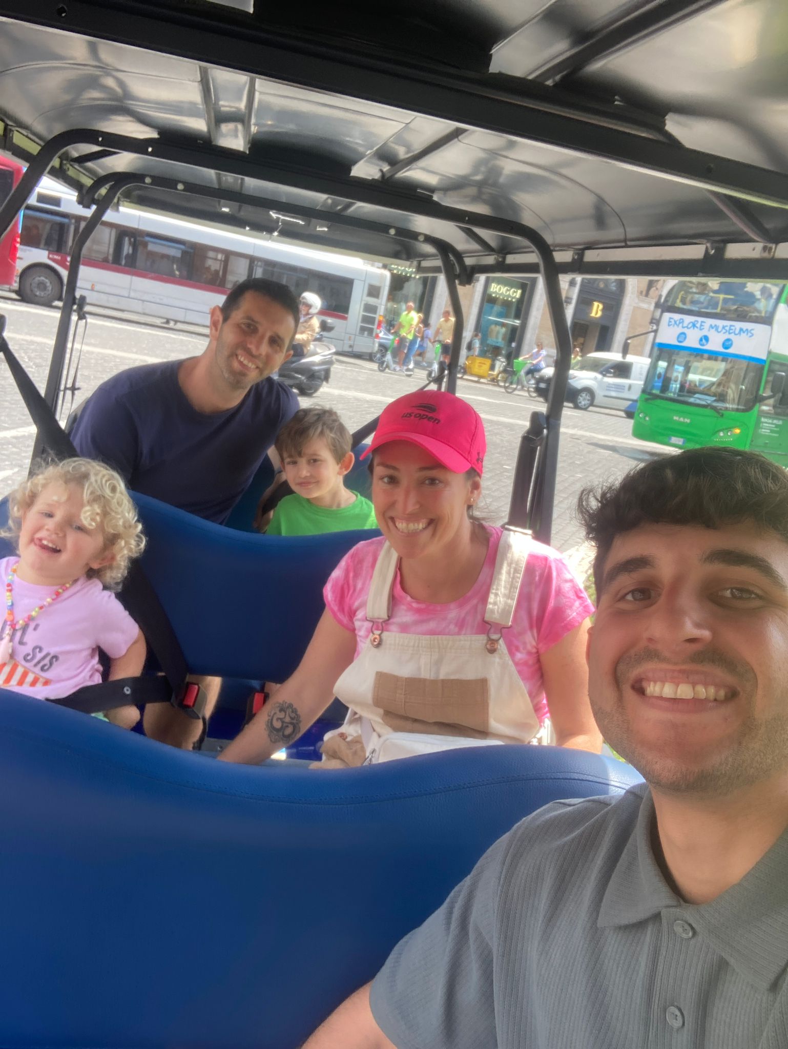Enjoy Lip Smacking Foodie Tours in golf cart