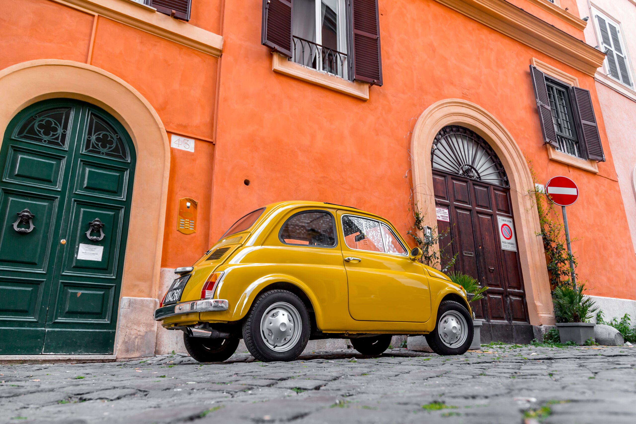 Rome Tour and aperitivo in vintage fiat 500